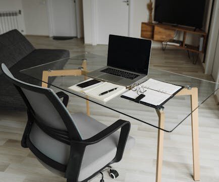 Top 7 krzeseł do pracy w domu – komfort i design